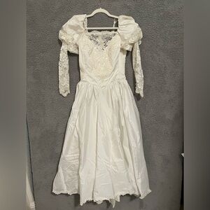 VTG~70/80's Era Hand Sewn Bridal Dress Lace Puffy Sleeves XS/ Small